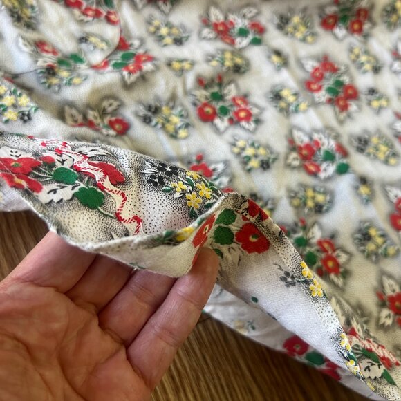 Vintage 50s Apron Cotton Floral Black White Red Half Retro Kitchen RicRac Pocket - Picture 9 of 9